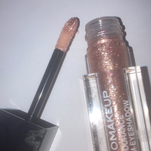 COPY - CHAMPAGNE ON ICE... - Picture 2 of 3